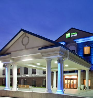 Holiday Inn Express & Suites McPherson