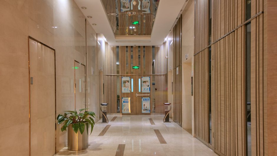 Holiday Inn Express Luoyang City Center Lobby