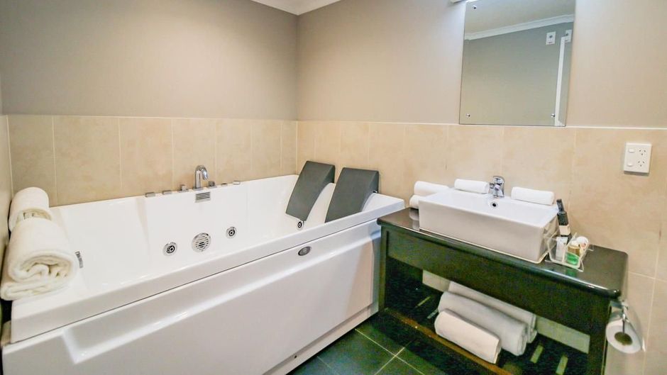 Aotea Motor Lodge Room