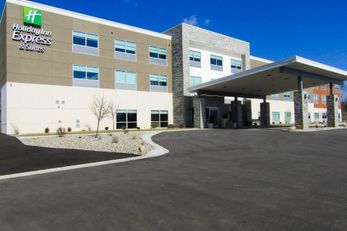 Holiday Inn Express & Suites Coldwater