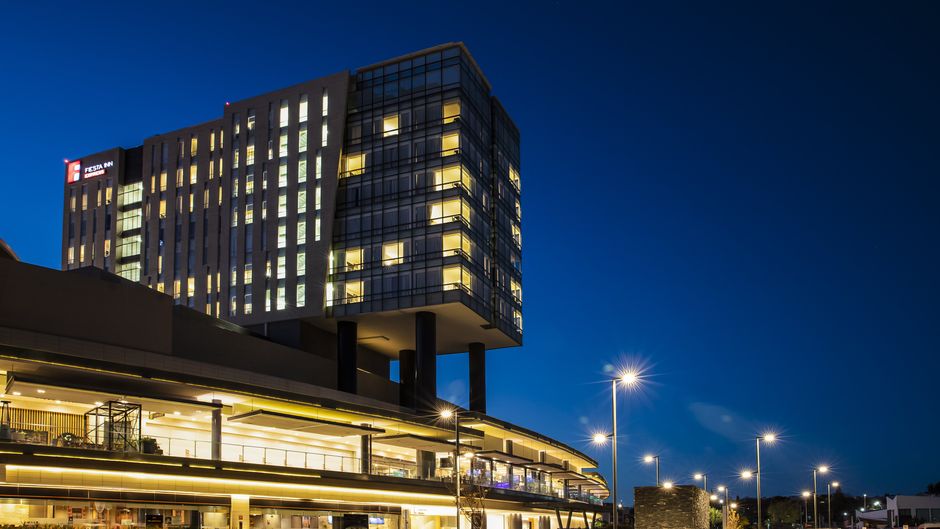 Fiesta Inn Express Queretaro Constituyen Exterior