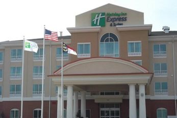 Holiday Inn Express Hotel & Suites