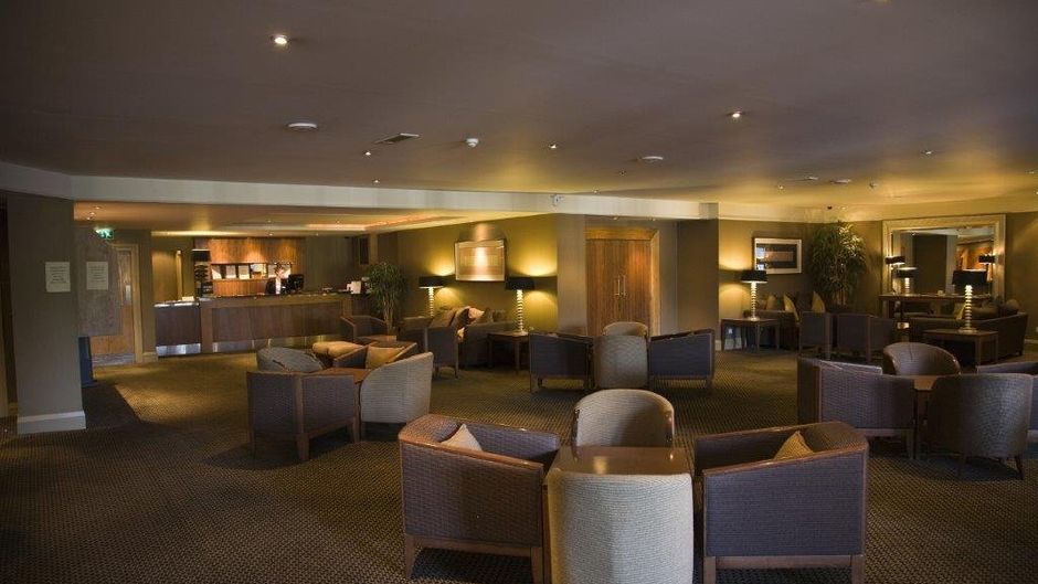 Park Hotel Falkirk Lobby