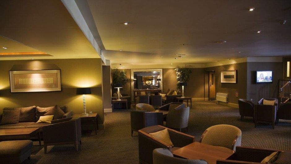 Park Hotel Falkirk Lobby