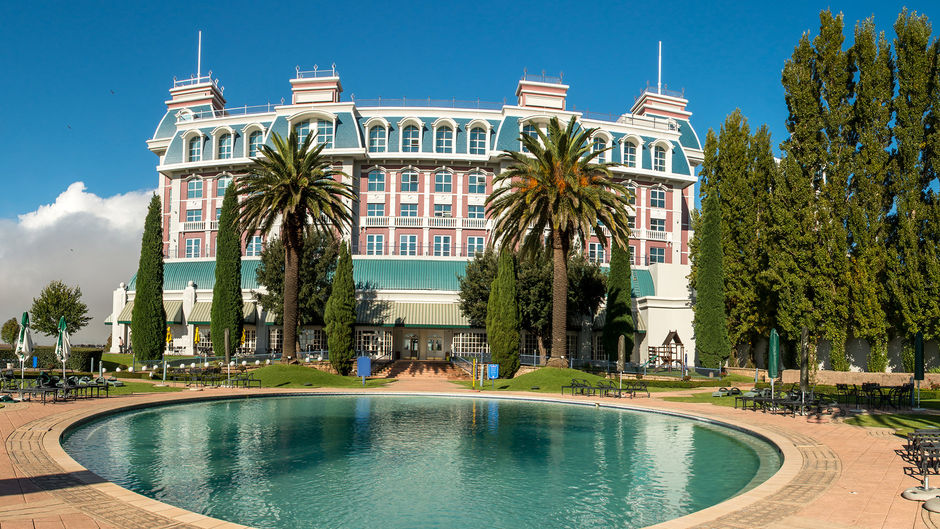 Graceland Hotel Casino & Country Club Pool