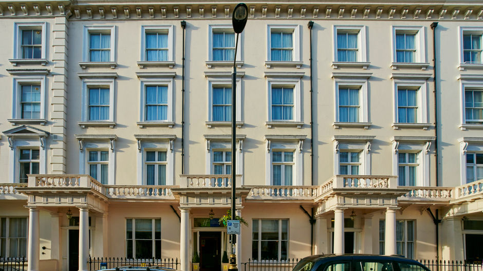 Holiday Inn Express London-Victoria Exterior