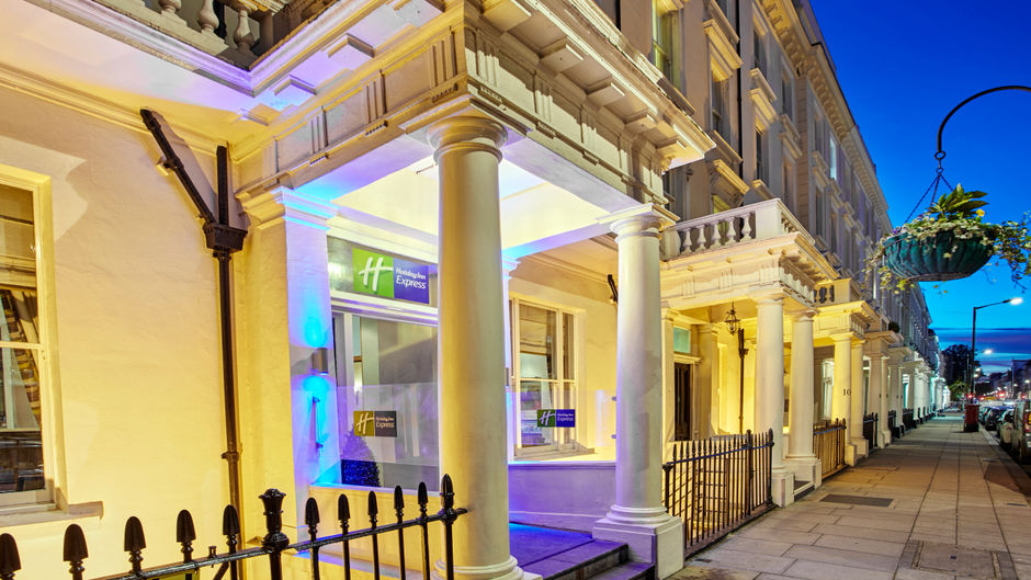 Holiday Inn Express London-Victoria Exterior