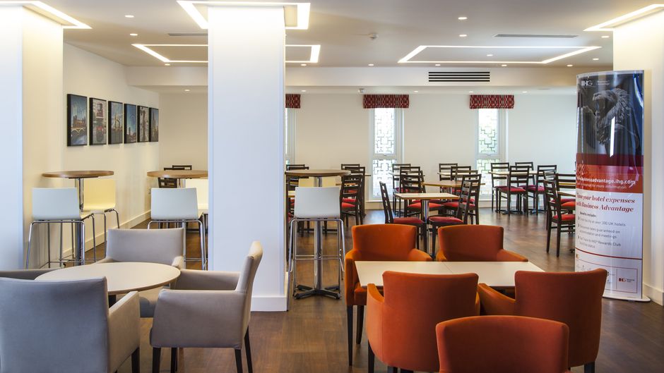 Holiday Inn Express London-Vauxhall Nine Lobby