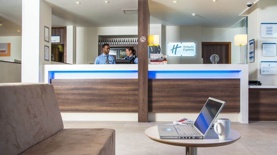 Holiday Inn Express London-Vauxhall Nine Lobby