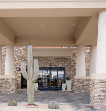 Holiday Inn Express & Suites