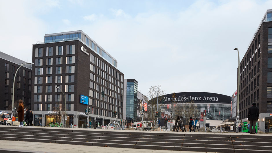 Hotel Indigo Berlin-East Side Gallery Exterior