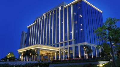 HUALUXE Yangjiang City Center