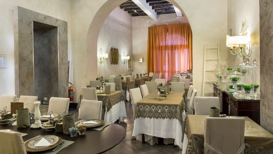 Adriano Hotel Restaurant
