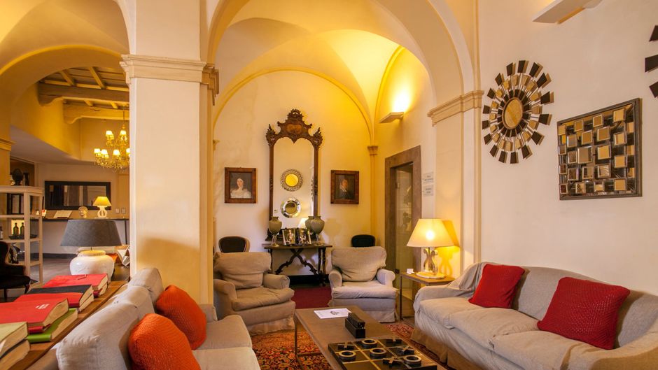 Adriano Hotel Lobby