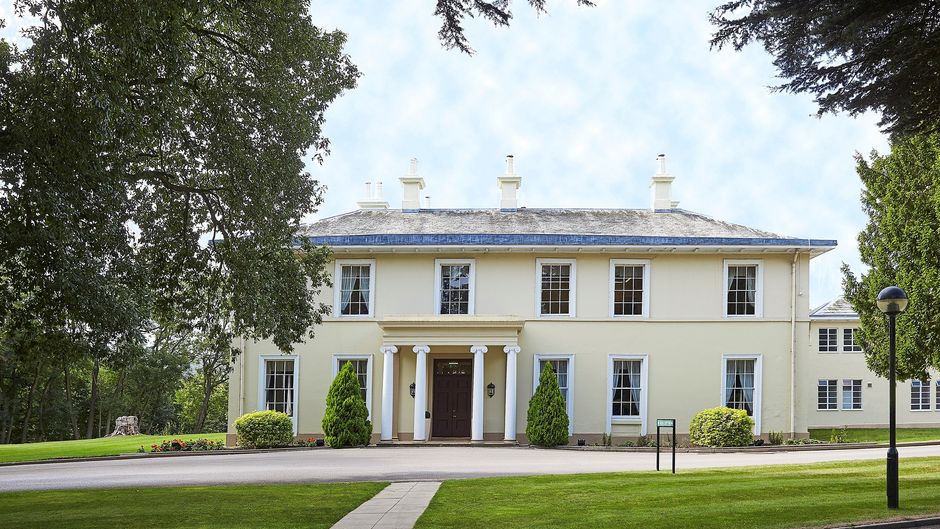 Eastwood Hall Nottingham Exterior