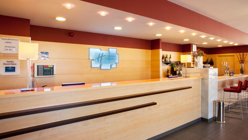Holiday Inn Express Malaga Airport Lobby