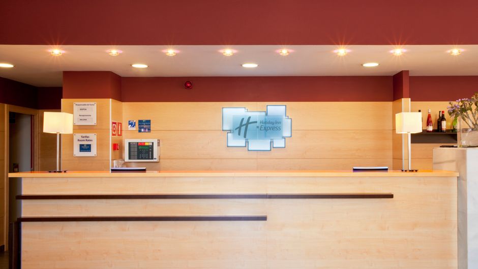 Holiday Inn Express Malaga Airport Lobby