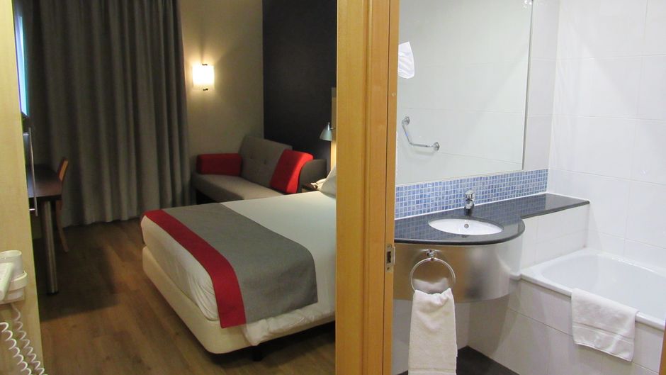 Holiday Inn Express Malaga Airport Room
