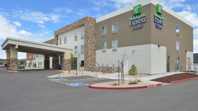 Holiday Inn Express & Suites Williams