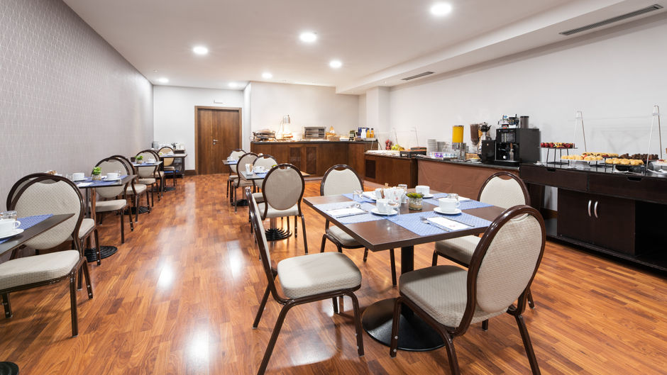 Exe Agora Caceres Restaurant
