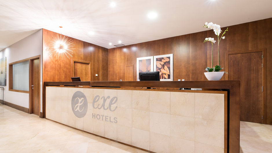 Exe Agora Caceres Lobby
