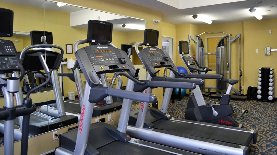 Holiday Inn Express Hotel & Suites Edson Health Club