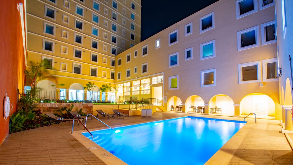 Holiday Inn Express Merida Centro Pool