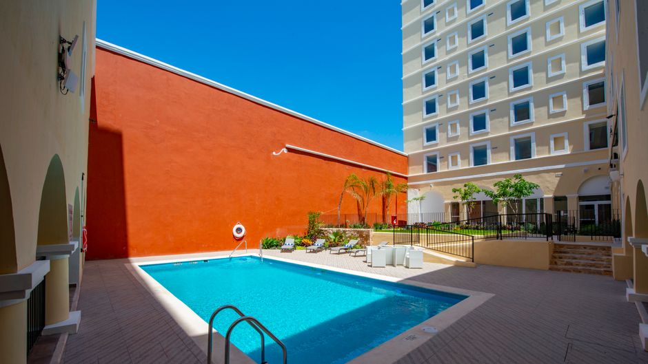 Holiday Inn Express Merida Centro Pool