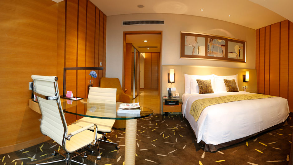 Crowne Plaza Wing On City Zhongshan Suite