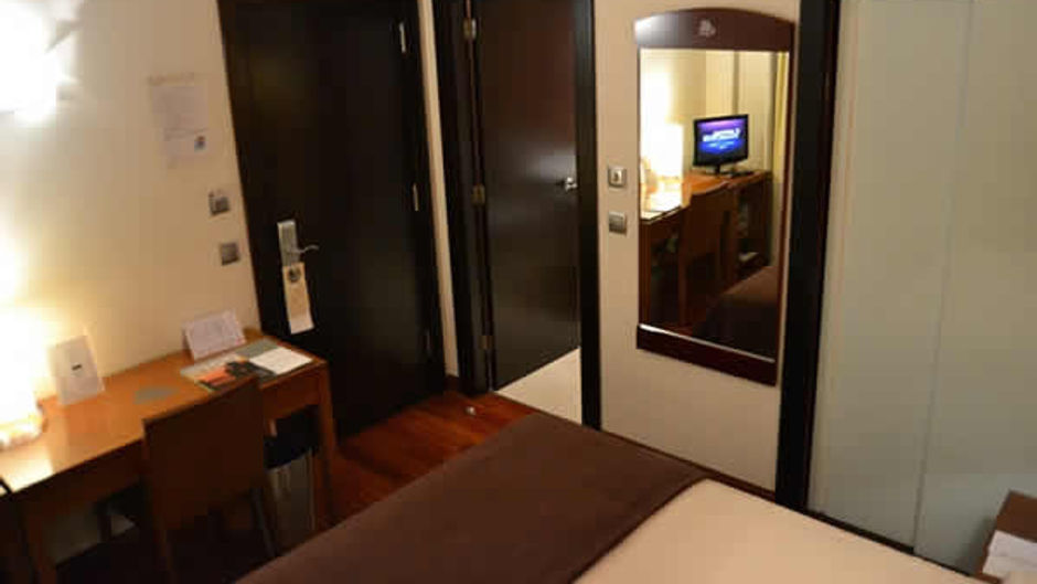 Hotel America Vigo Room