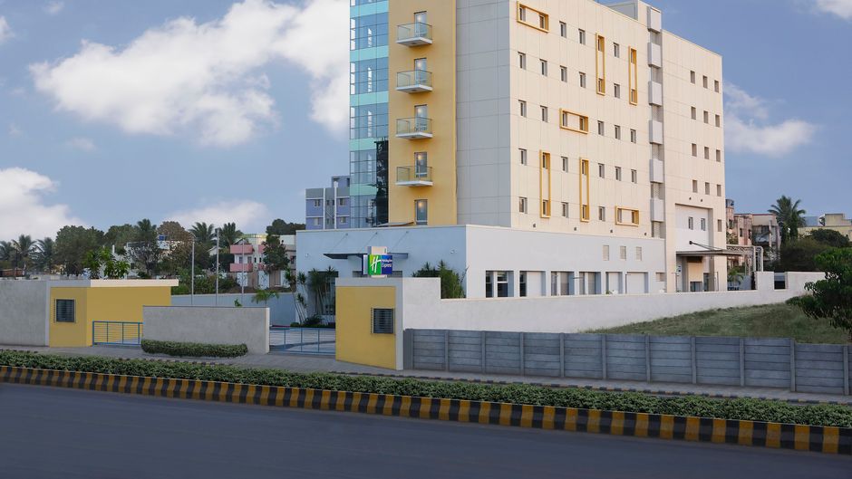 Holiday Inn Express Nashik Indira Nagar Exterior