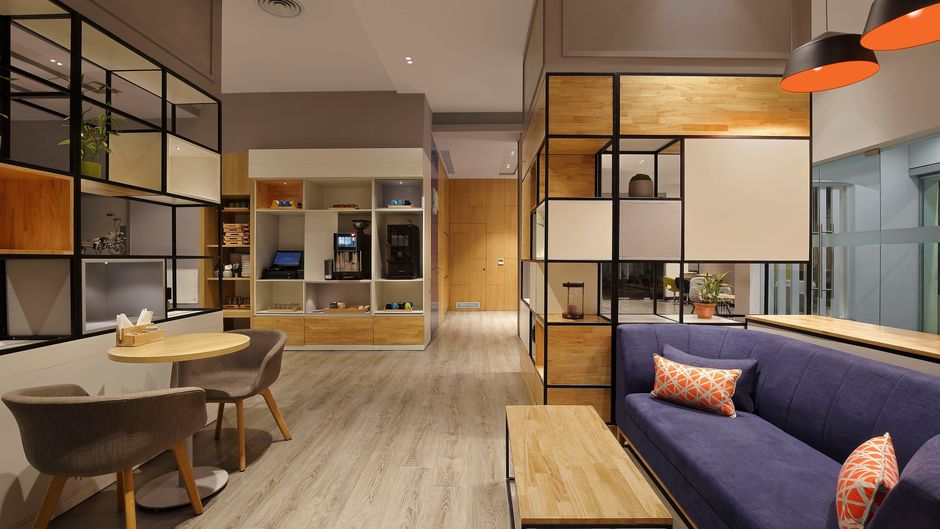 Holiday Inn Express Nashik Indira Nagar Lobby