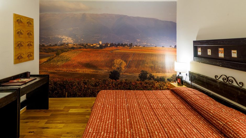 Gio Wine and Jazz Area Room