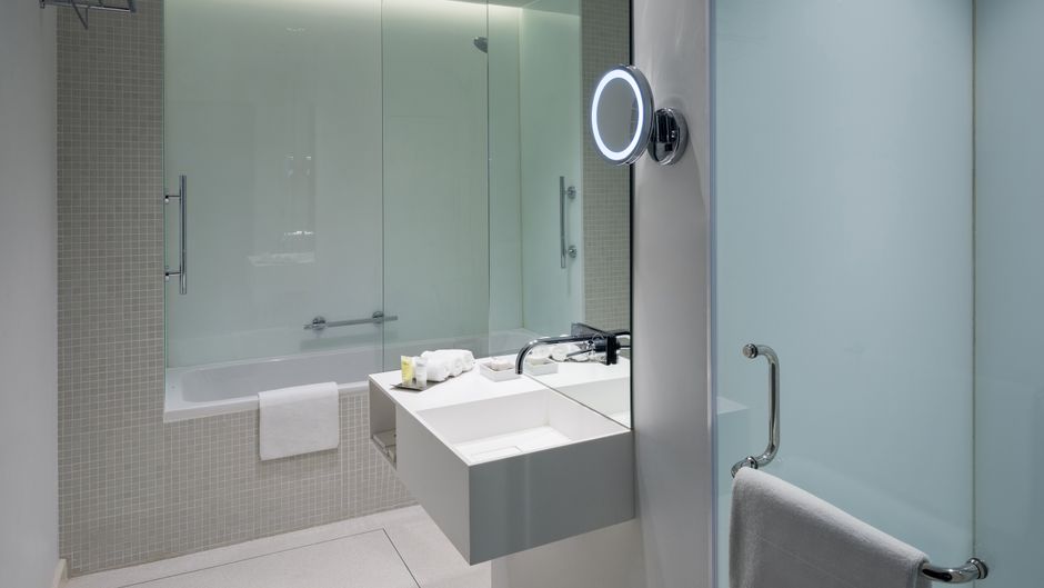 Staybridge Suites al Khobar Room