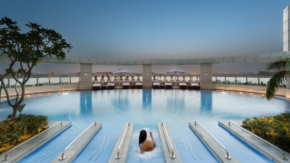 Crowne Plaza Greater Noida Pool