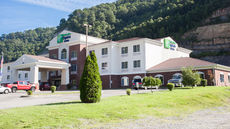 Holiday Inn Express Hotel & Suites