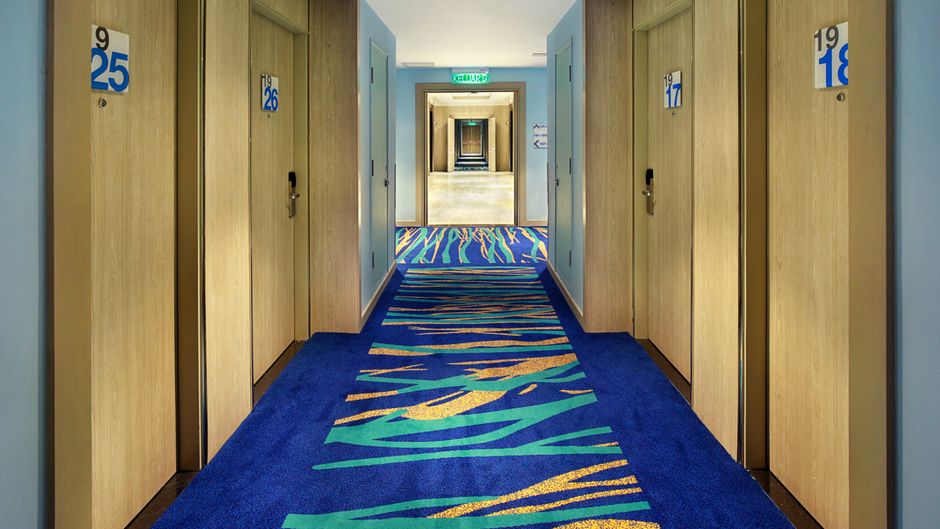 Holiday Inn Express City Center Lobby