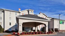 Holiday Inn Express Hotel & Suites