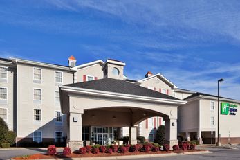 Holiday Inn Express Hotel & Suites