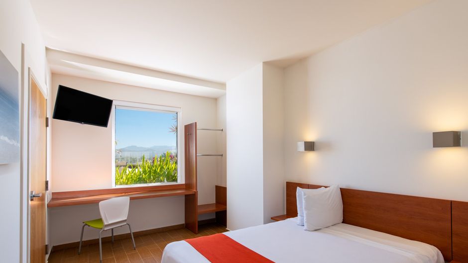 One Puerto Vallarta Aeropuerto Room