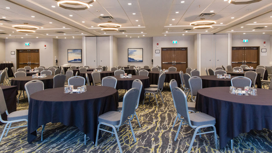 Holiday Inn Hotel & Suites Calgary South Ballroom
