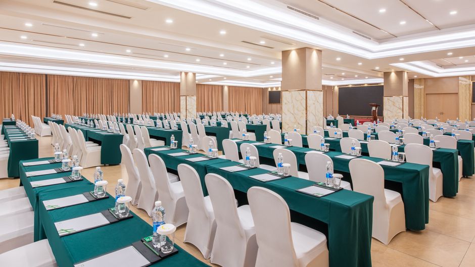 Holiday Inn Chongqing University Town Ballroom