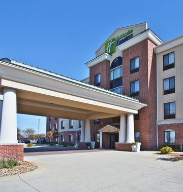 Holiday Inn Express Hotel & Suites