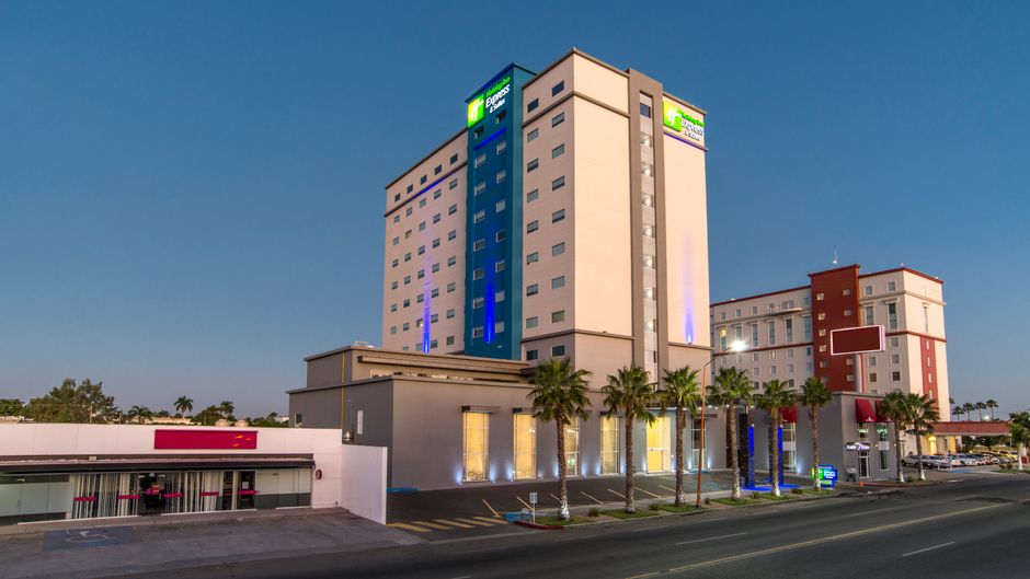 Holiday Inn Express/Suites Ciudad Obrego Exterior