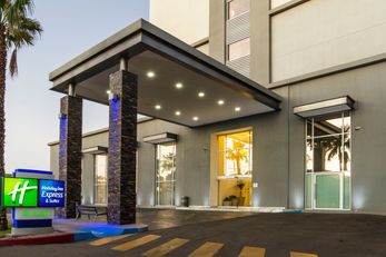 Holiday Inn Express/Suites Ciudad Obrego