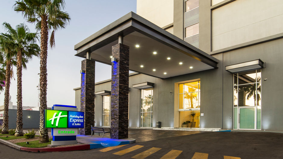 Holiday Inn Express/Suites Ciudad Obrego Exterior