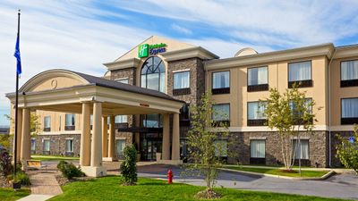 Holiday Inn Express Hotel & Suites