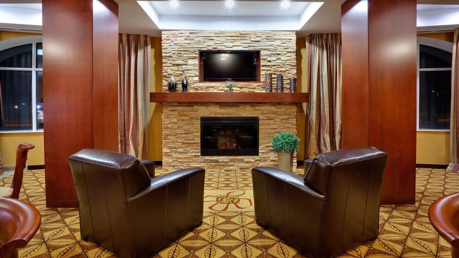 Holiday Inn Express & Suites Bowmanville Restaurant
