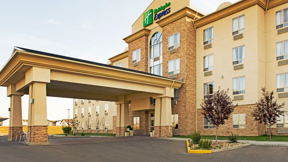 Holiday Inn Express Grande Prairie Exterior