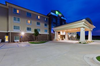 Holiday Inn Express Suites Salina